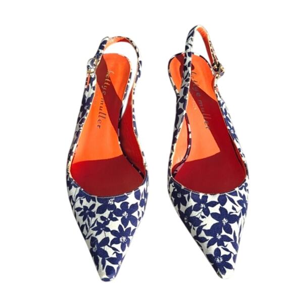 Blue and white Floral Kitten heel by Bettye Muller sz 37.5 - Picture 2 of 6